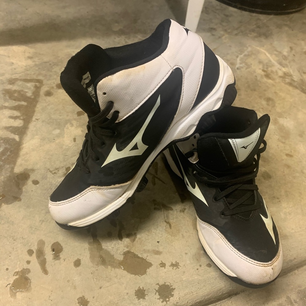 Mizuno Cleats